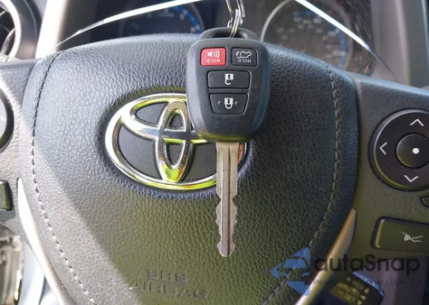 2017 Toyota Rav4 Xle z USA, uszkodzony, nr VIN 2T3RFREV5HW656166